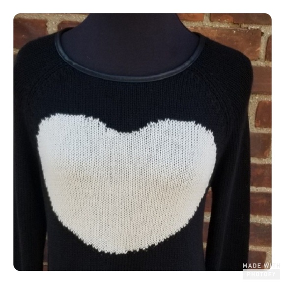 So Nikki Sweaters - NWT So Nikki Heart sweater L